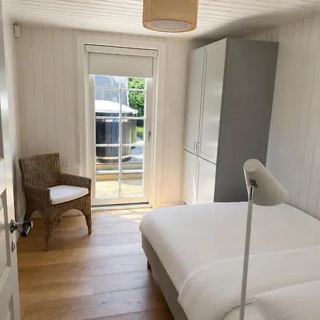 - 5 Bedroom - Sauna, & Garden - 650m - Forest 200m Holiday home Hornbaek