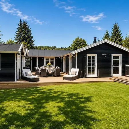 - 5 Bedroom - Sauna, & Garden - 650m - Forest 200m *
